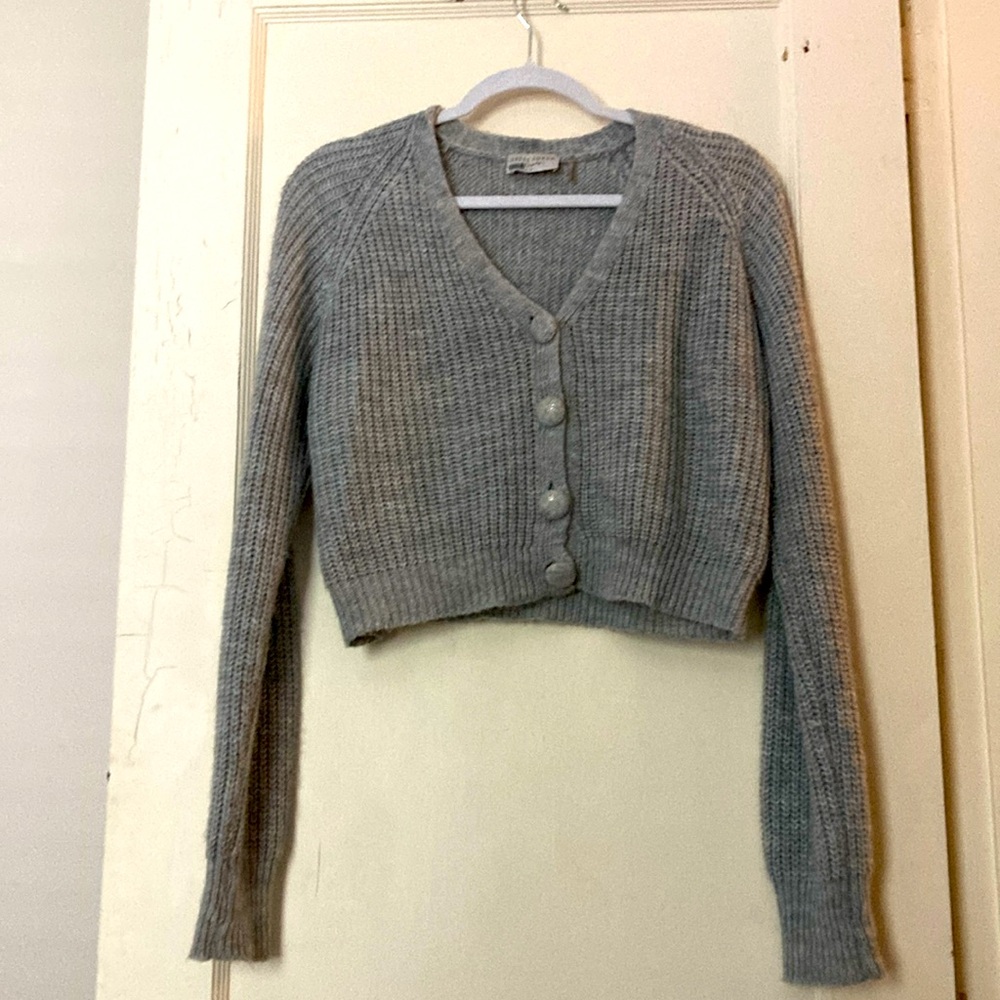 Dress Forum Grey Cropped Cardigan Sweater Size Large